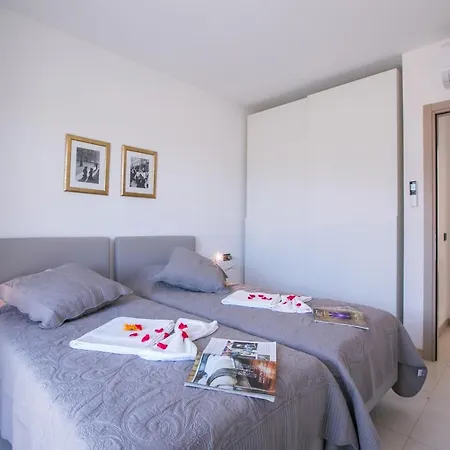 بيت للعطل Sleeps 6 Pool Air Con