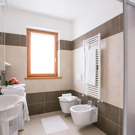 Sleeps 6 Pool Air Con Semesterbostad *