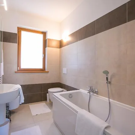 Sleeps 6 Pool Air Con Σπίτι διακοπών *